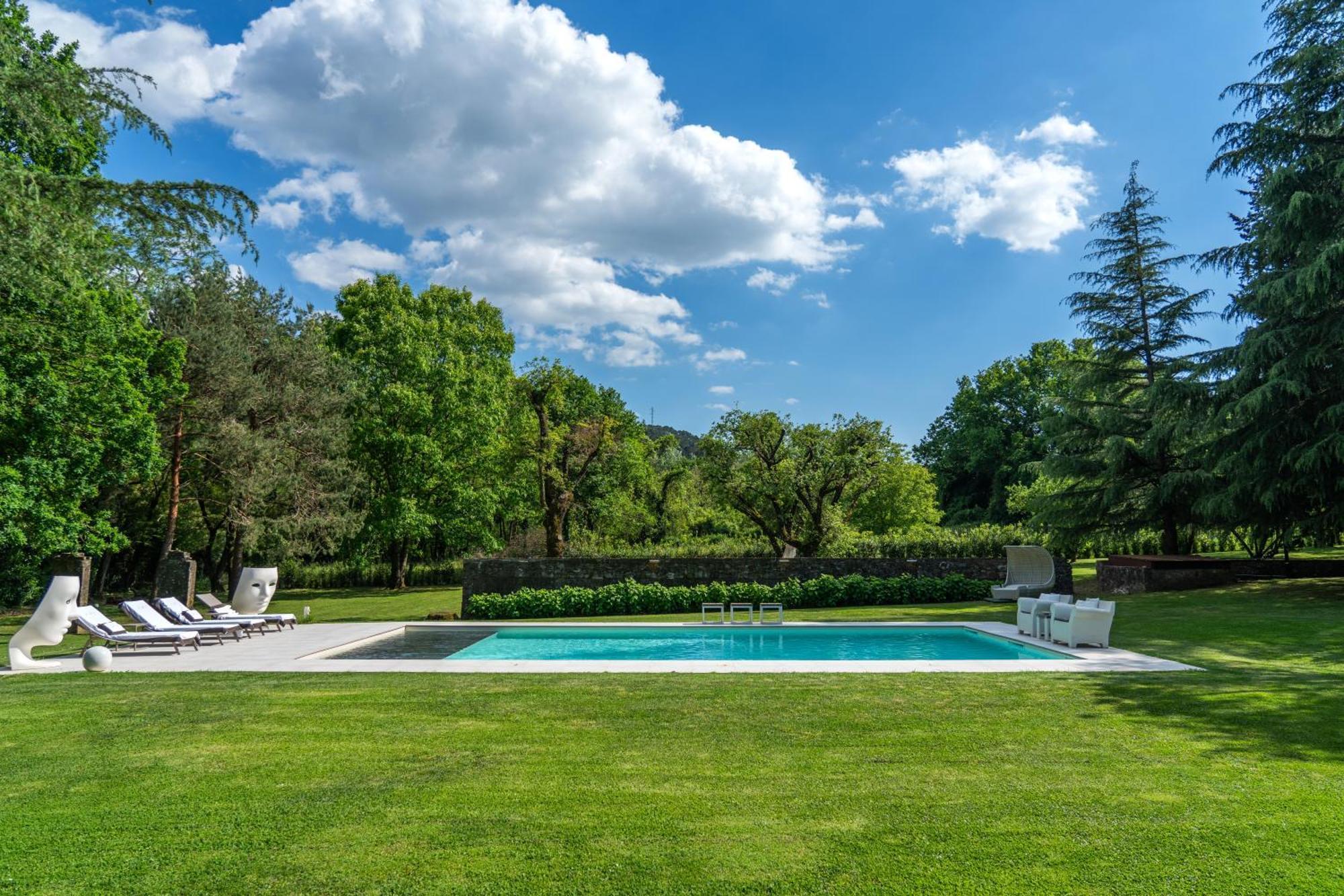 Villa Vittoria - Lusso Con Piscina, Tennis, Jacuzzi E Palestra Lucca Bagian luar foto