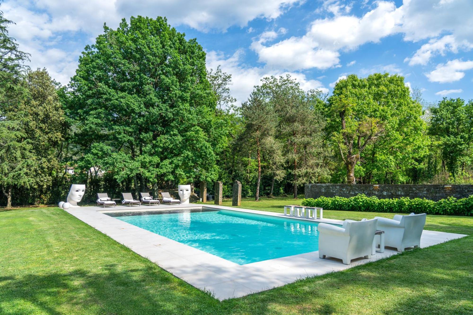 Villa Vittoria - Lusso Con Piscina, Tennis, Jacuzzi E Palestra Lucca Bagian luar foto