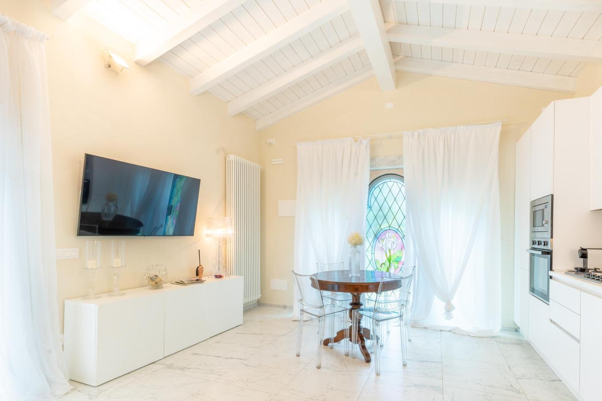 Villa Vittoria - Lusso Con Piscina, Tennis, Jacuzzi E Palestra Lucca Bagian luar foto