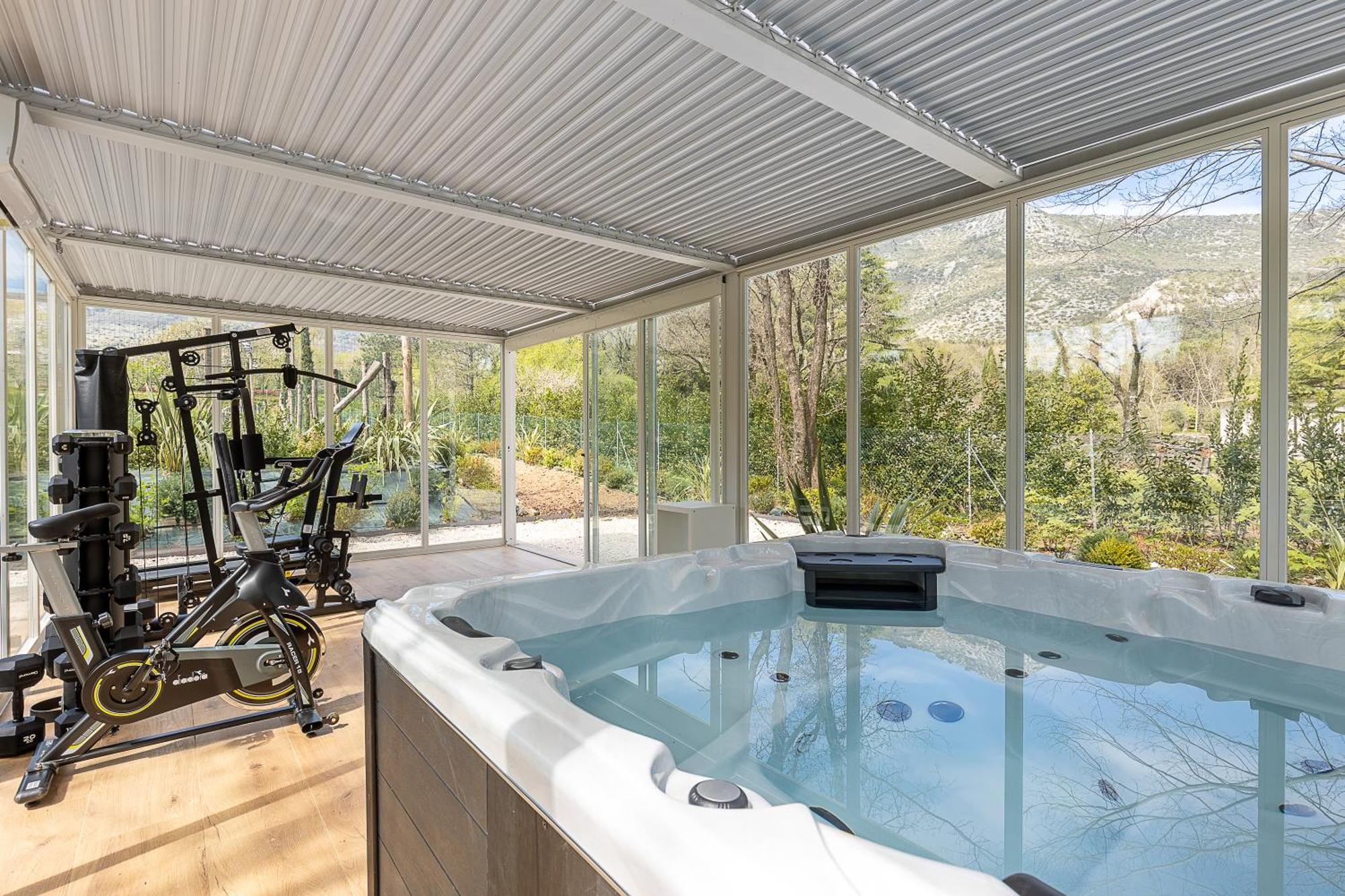 Villa Vittoria - Lusso Con Piscina, Tennis, Jacuzzi E Palestra Lucca Bagian luar foto